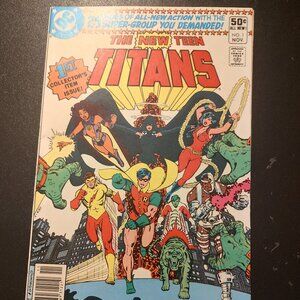 THE NEW TEEN TITANS # 1 Newsstand Edition By Marv Wolfman George Perez Pencils